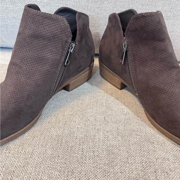 Universal Thread Dark Brown Ankle Boots sz 11 - Picture 7 of 10